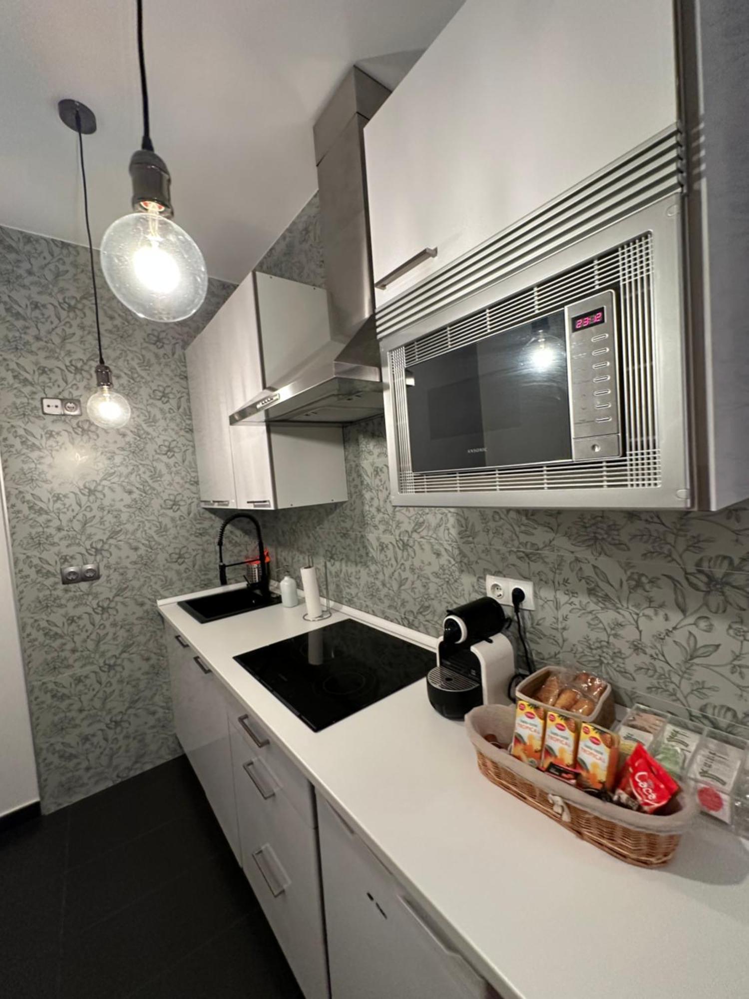Precioso Estudio En Malasana Madrid Luaran gambar